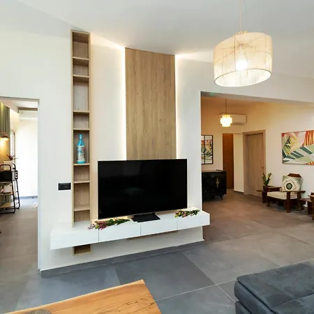 아파트 Stylish And Modern Near Nea Chora