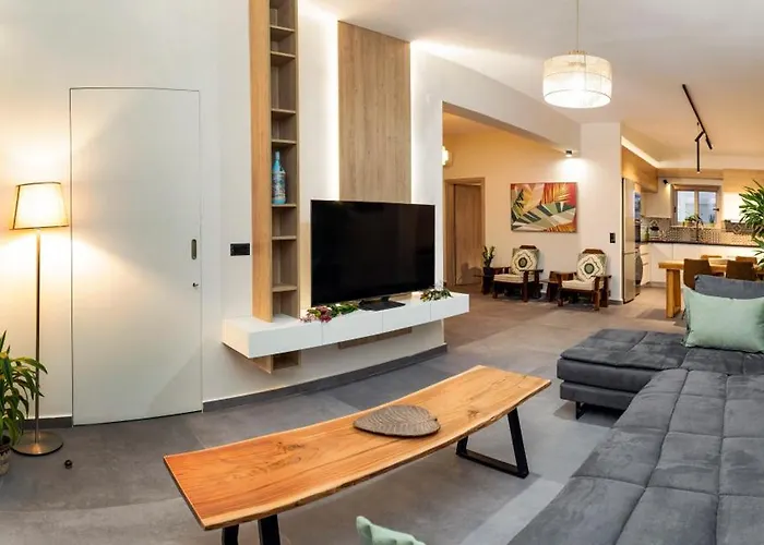 Apartment Stylish And Modern Near Nea Chora