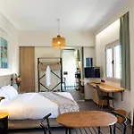 Апартаменти Stylish And Modern Near Nea Chora