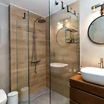 Апартаменти Stylish And Modern Near Nea Chora *